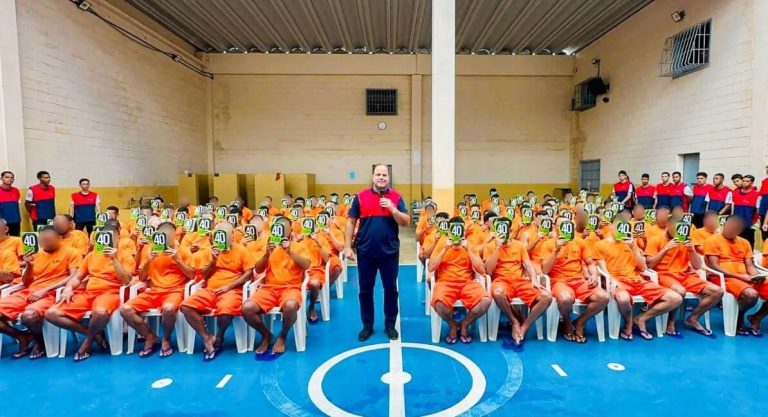 Quando a Palavra entra, as grades se abrem